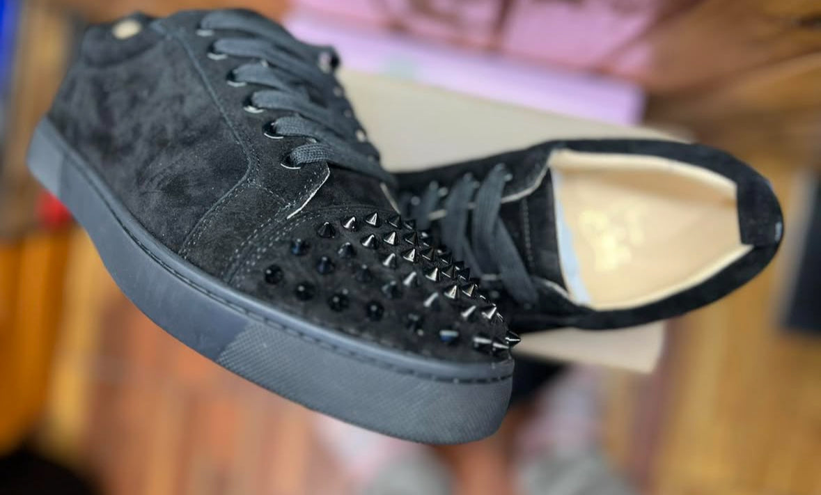 CHRISTIAN LOUBOUTIN SUELA ROJA ESPIGAS LISO