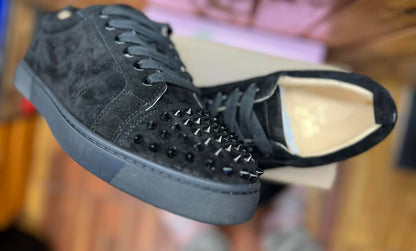 CHRISTIAN LOUBOUTIN SUELA ROJA ESPIGAS LISO